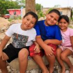 ¡Un nuevo lugar de alegría y diversión! Atenea Gómez supervisa la construcción del parque infantil