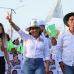 Vibrante caravana recorrió las principales calles de la localidad, liderada por la candidata a la Presidencia Municipal por la coalición «Sigamos Haciendo Historia en Quintana Roo».